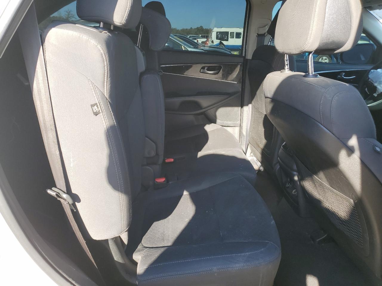 2017 Kia Sorento - Image 12