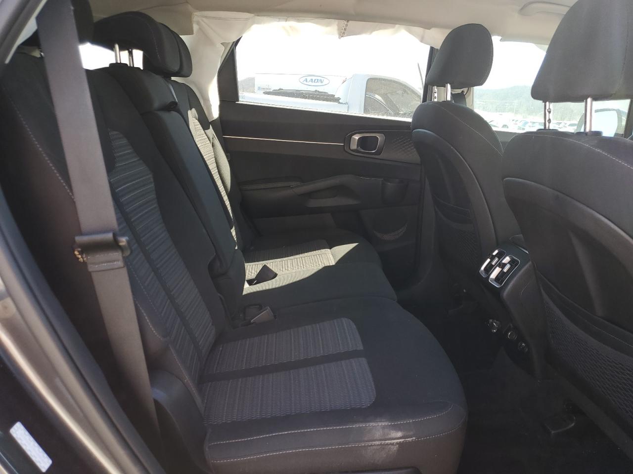 2022 Kia Sorento - Image 11