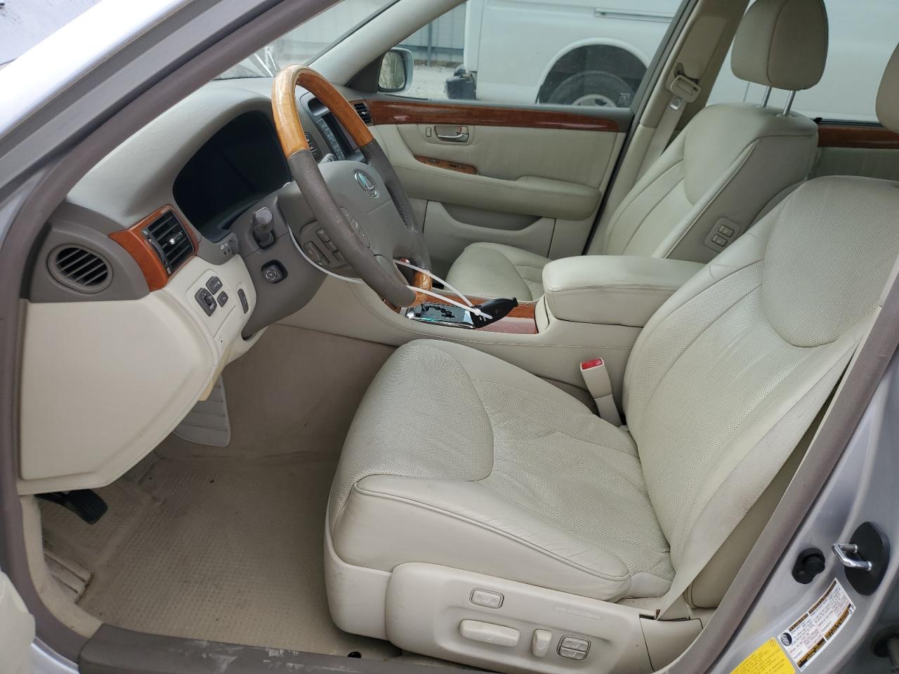 2004 Lexus LS - Image 7