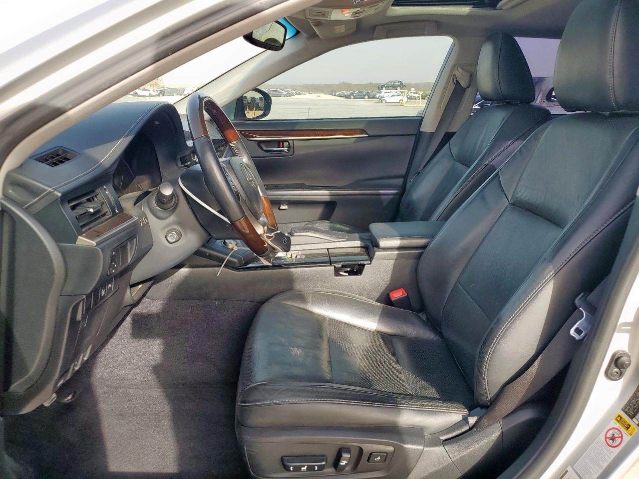 2013 Lexus ES - Image 7