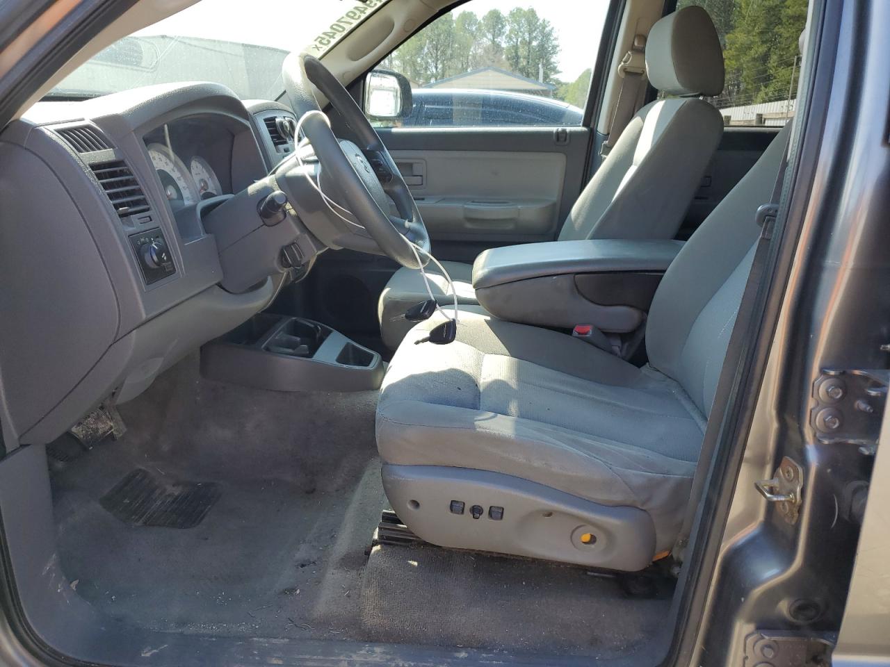 2006 Dodge Dakota - Image 7
