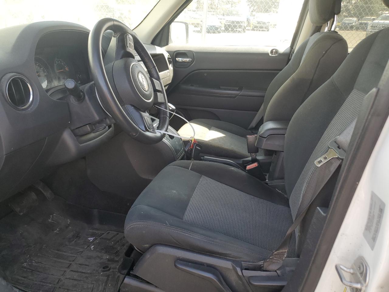 2016 Jeep Liberty (Patriot) - Image 7