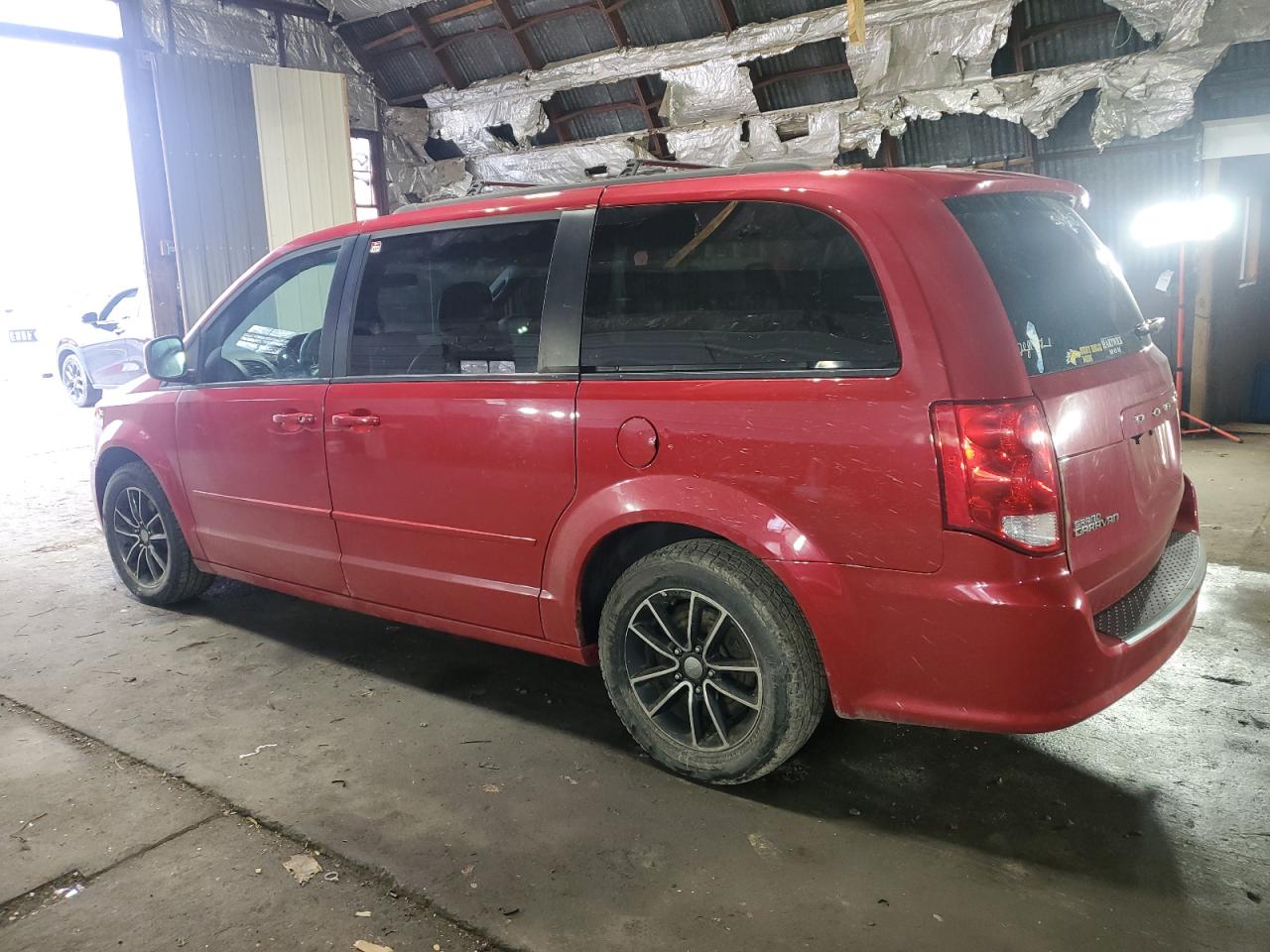 2016 Dodge Caravan - Image 2