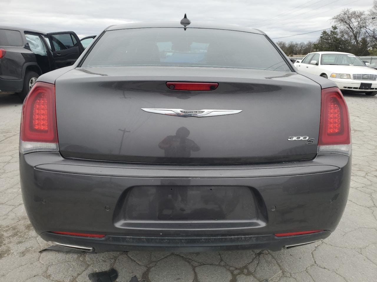 2018 Chrysler 300 - Image 6