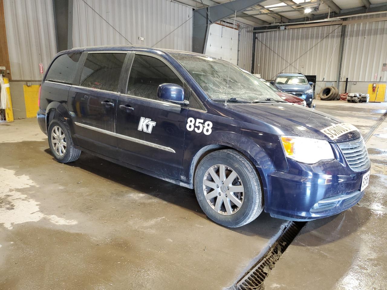 2014 Chrysler Town & Country - Image 4