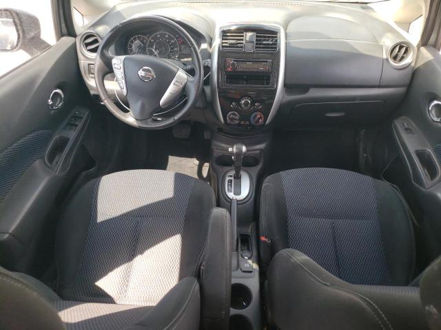 Hatchbacks NISSAN VERSA 2015 Srebrny