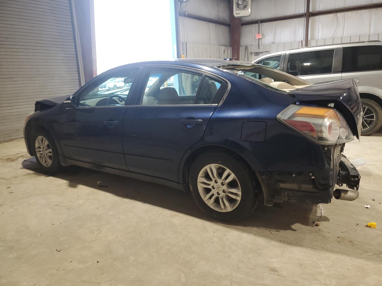 2012 Nissan Altima - Image 2