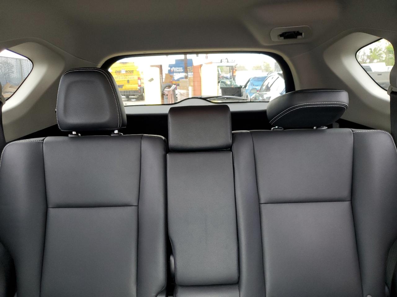 2018 Toyota RAV 4 - Image 10