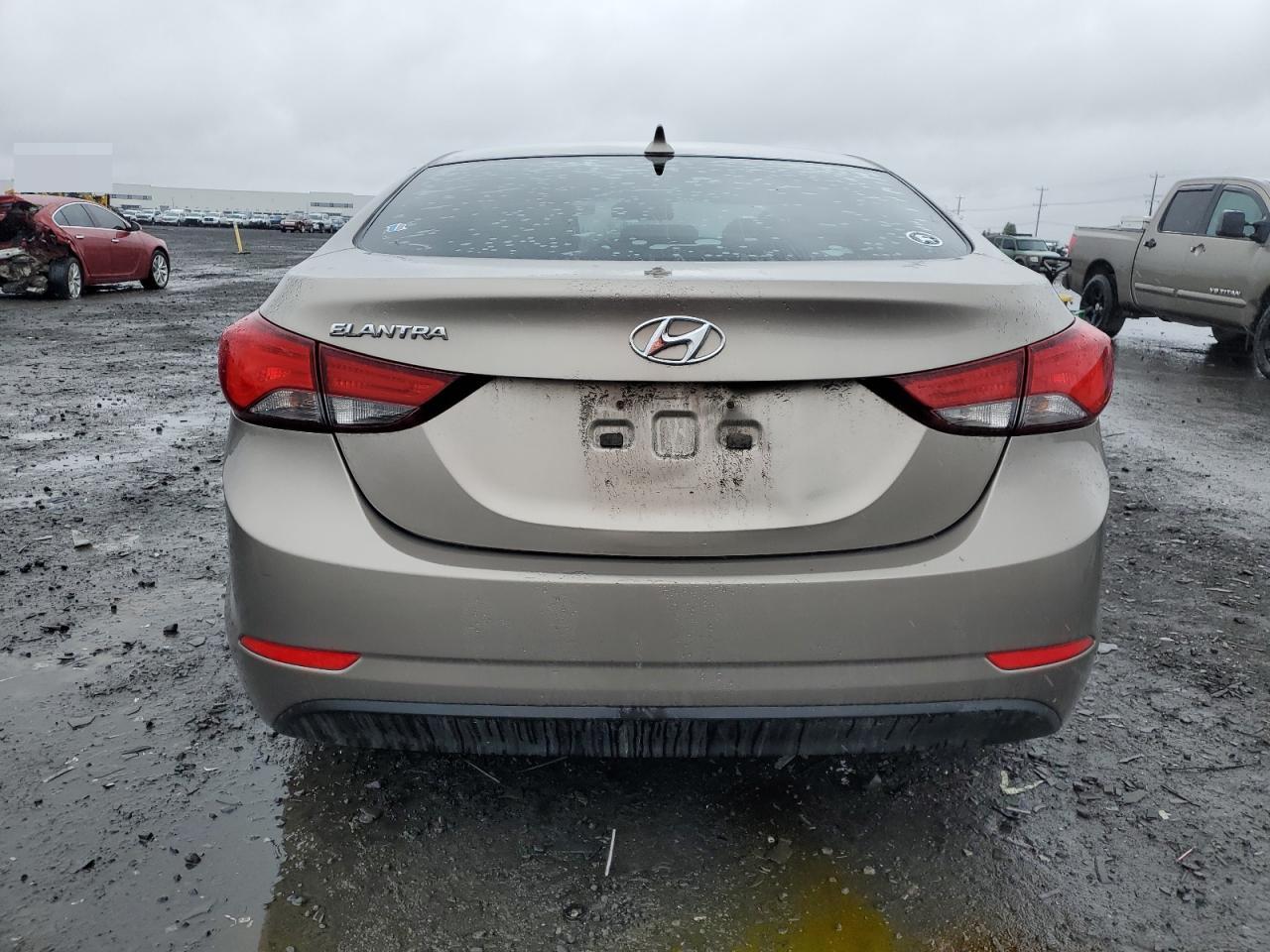 2015 Hyundai Elantra - Image 6