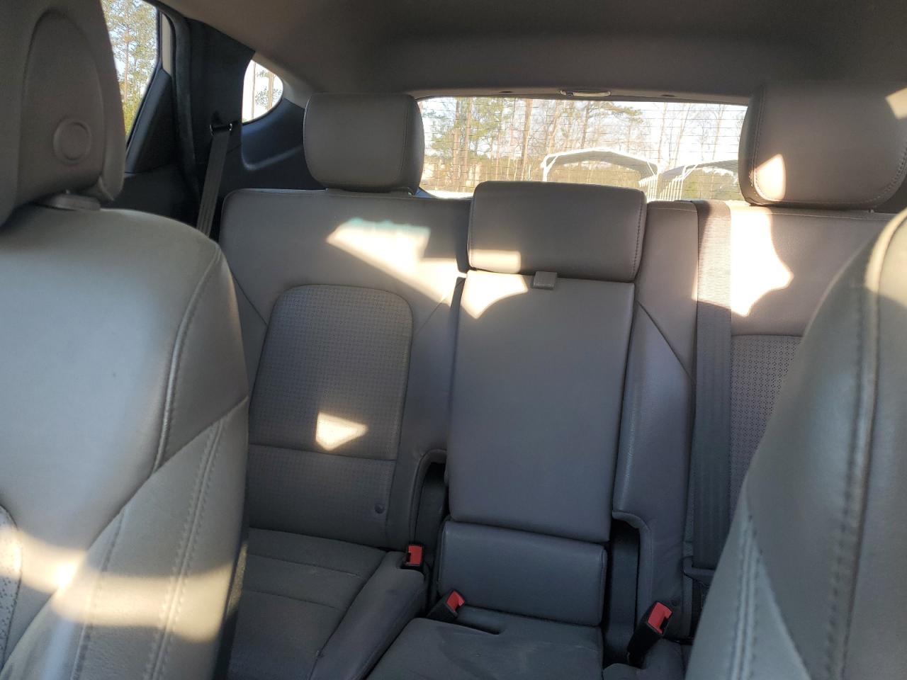 2013 Hyundai Santa Fe - Image 10