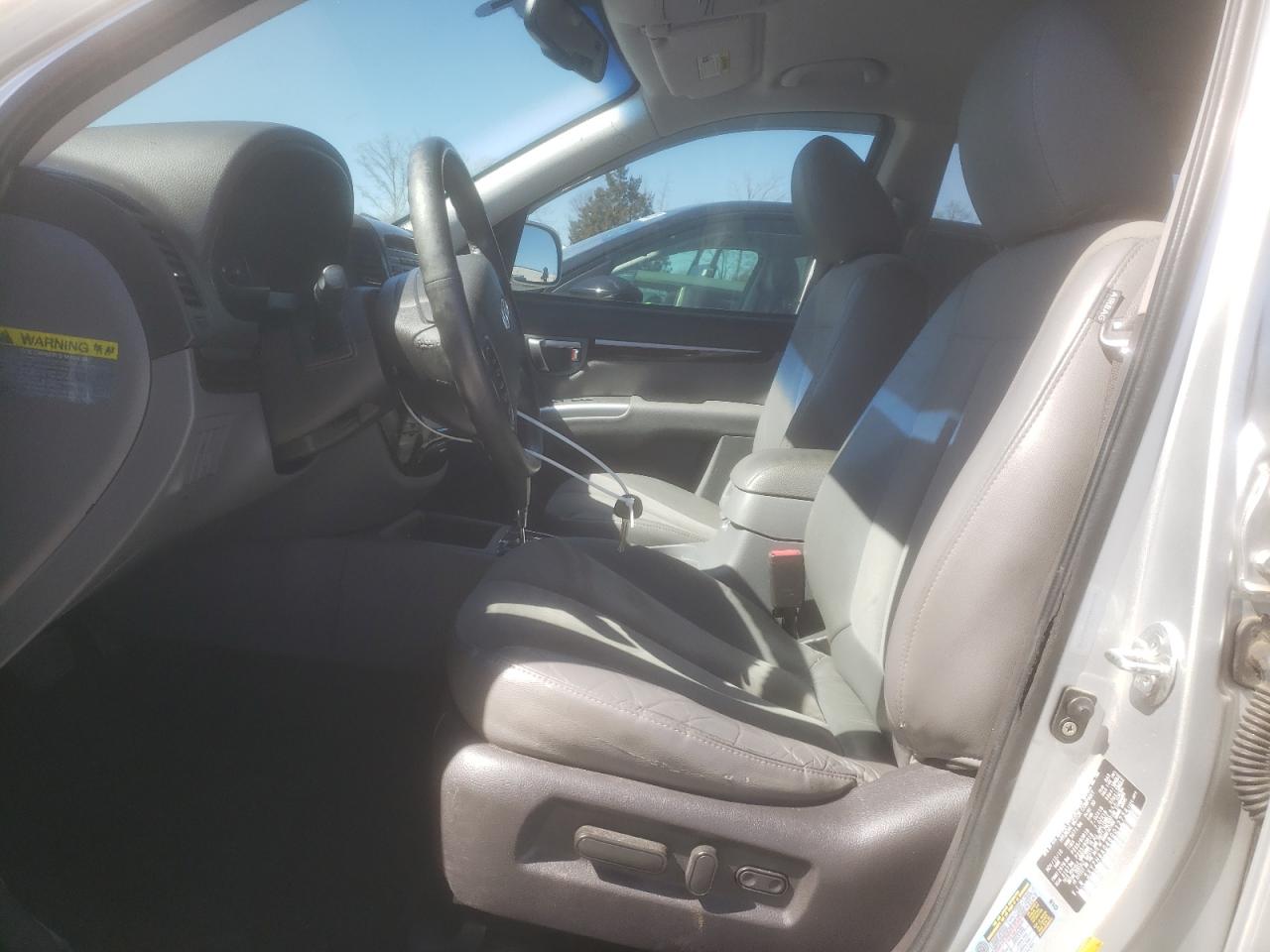 2011 Hyundai Santa Fe - Image 7