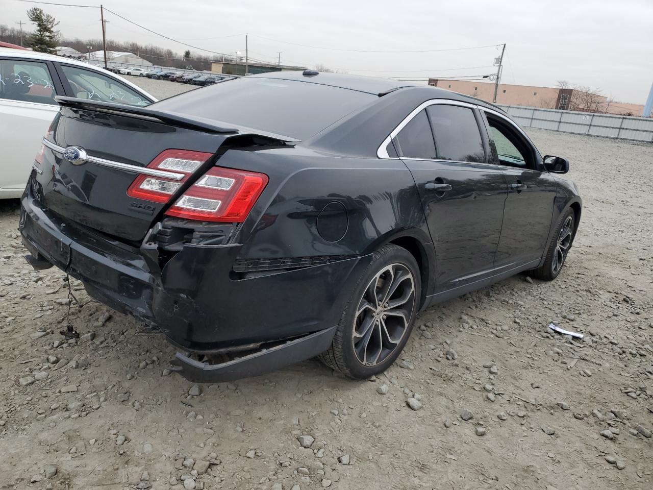 2015 Ford Taurus - Image 3