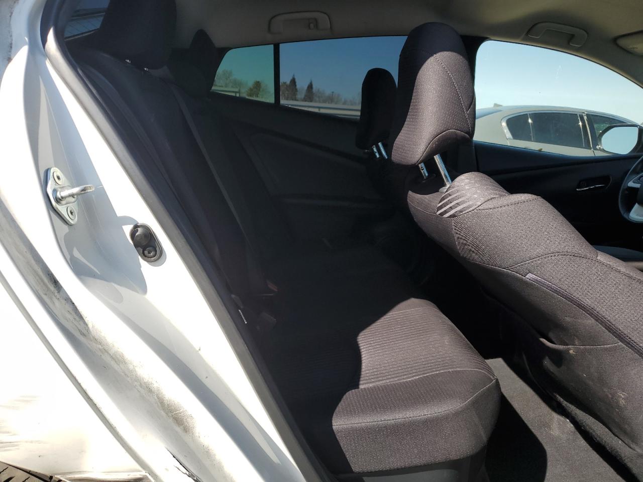 2018 Toyota Prius - Image 10