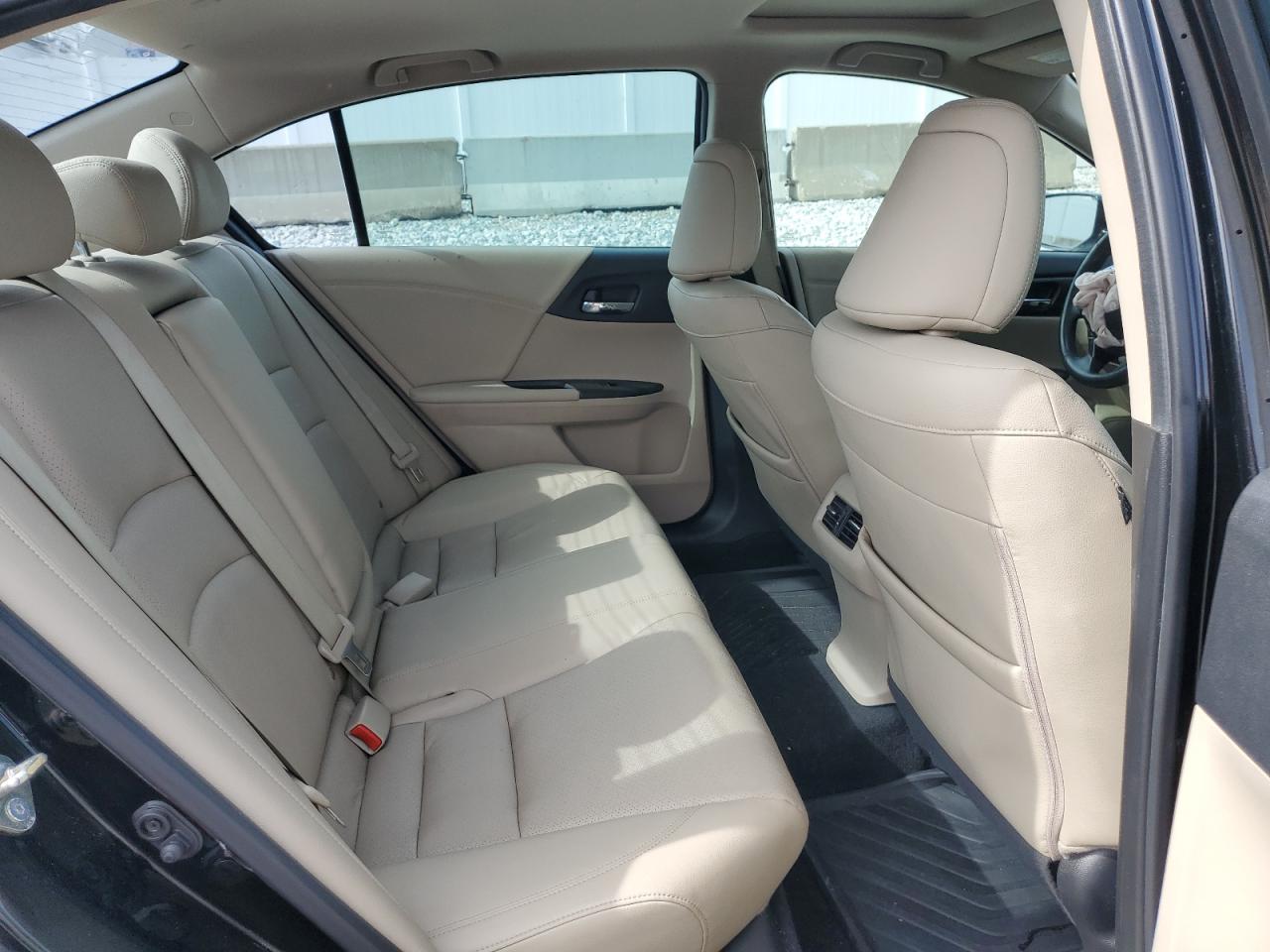 2015 Honda Accord - Image 10