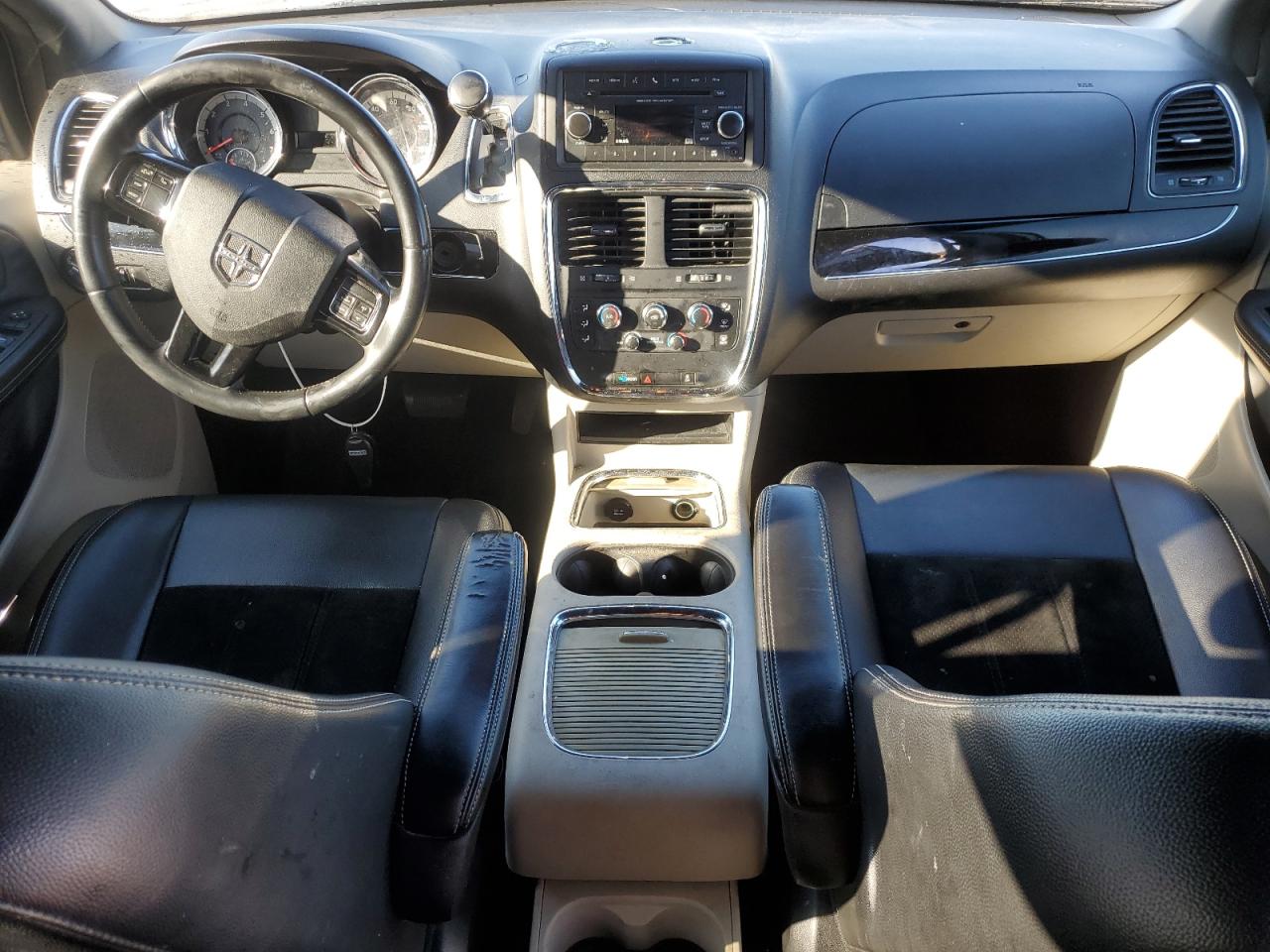 2017 Dodge Caravan - Image 8