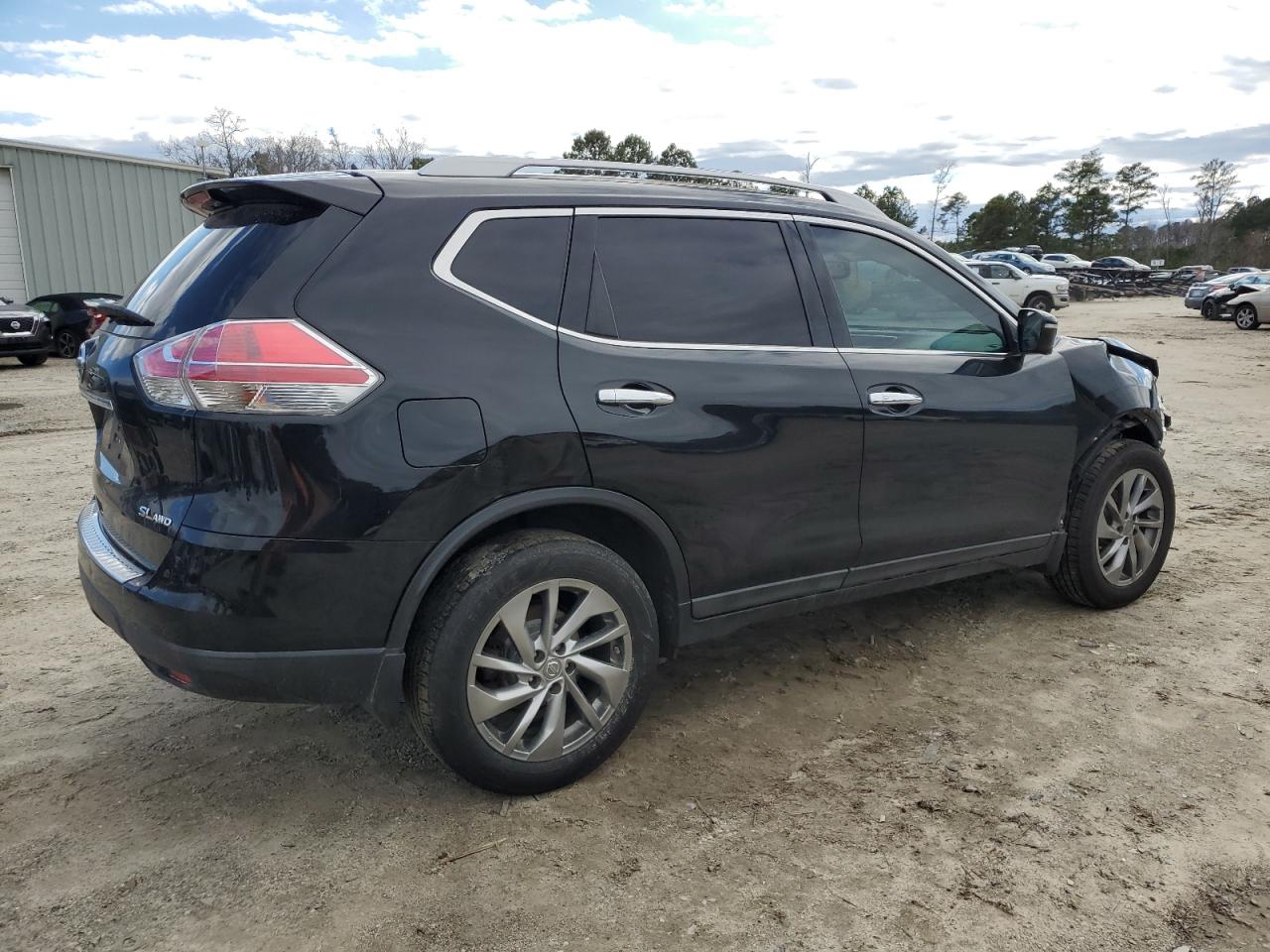 2015 Nissan Rogue - Image 3