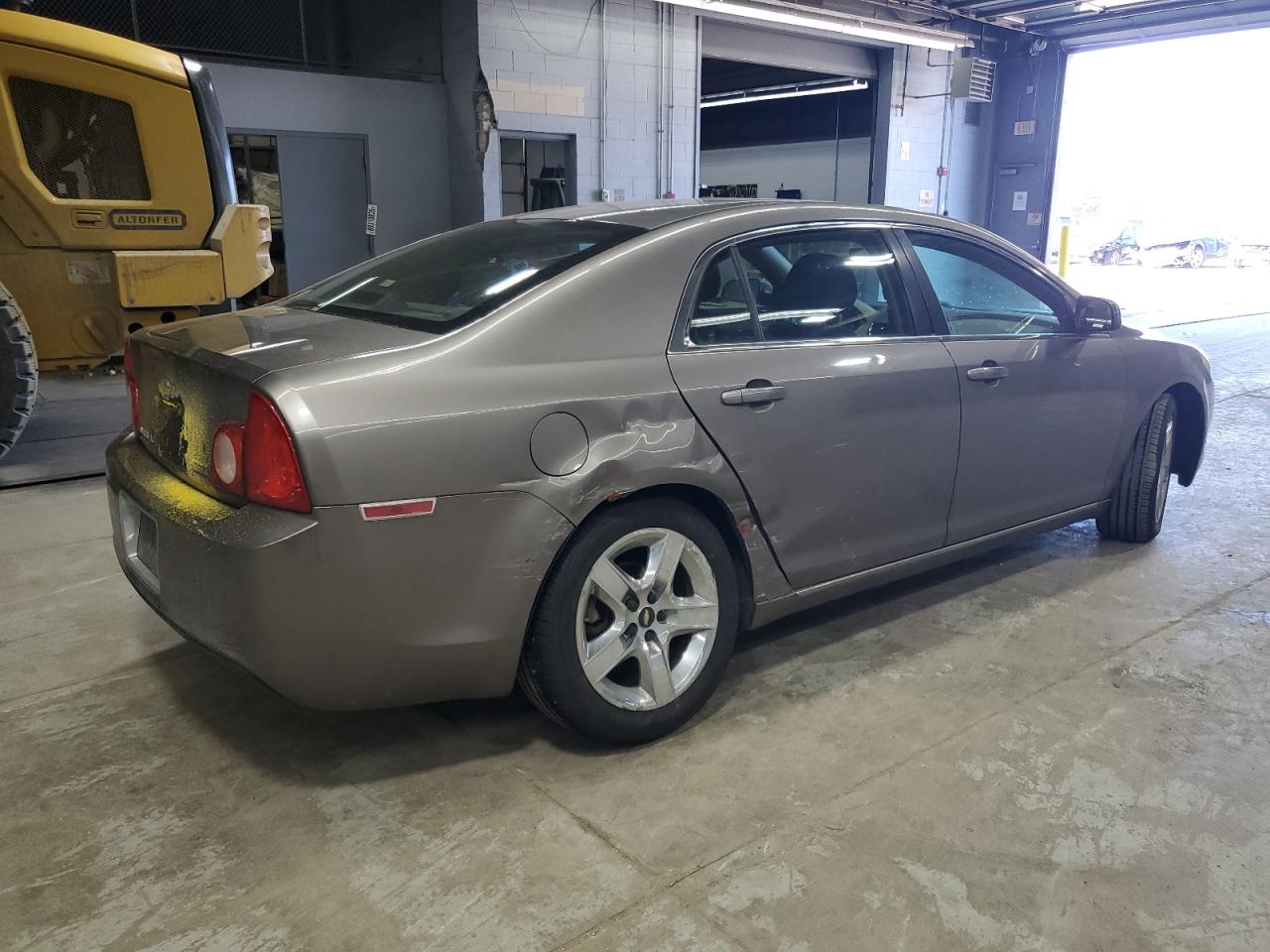 2010 Chevrolet Malibu - Image 3