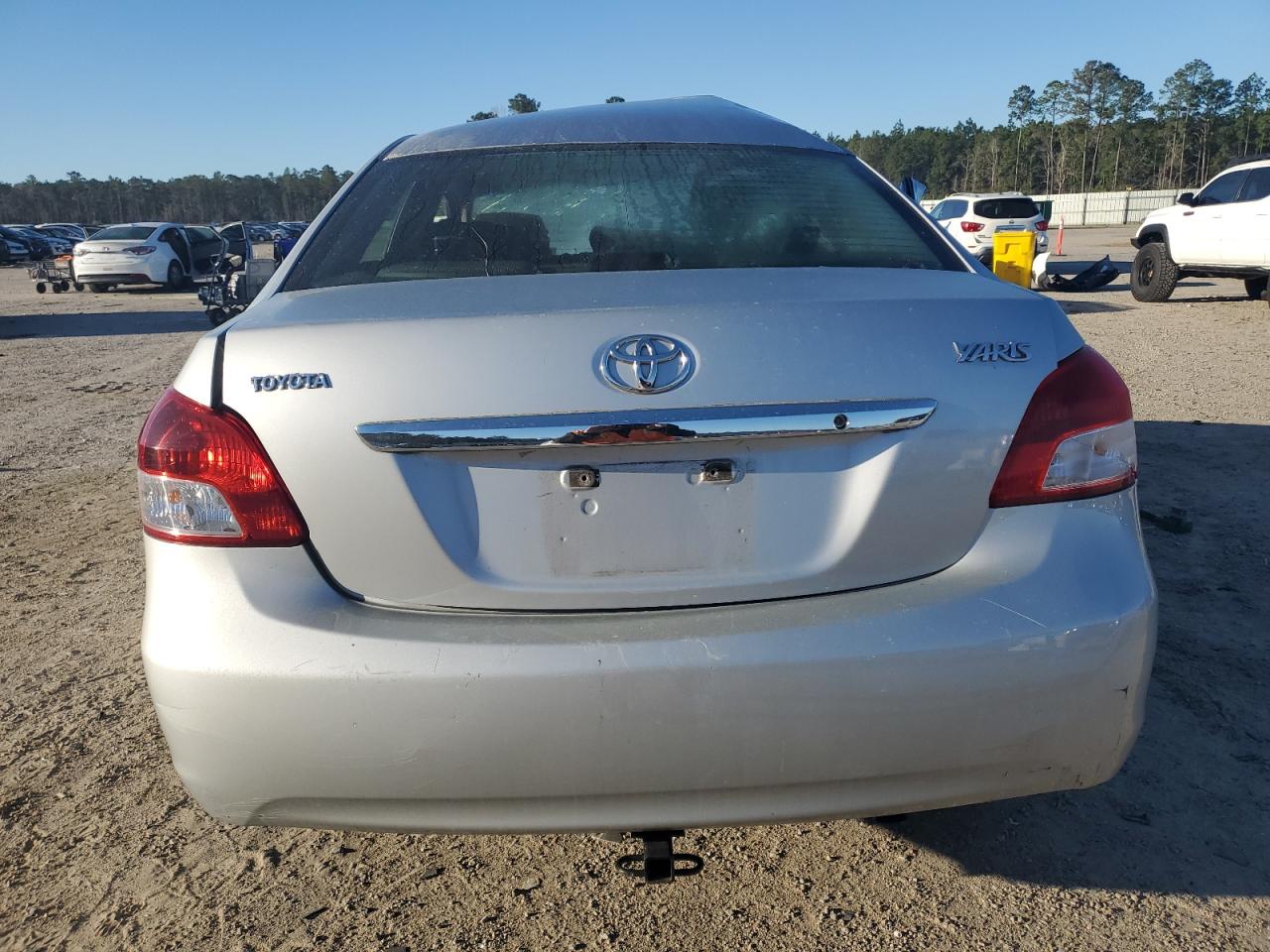 2010 Toyota Yaris - Image 6