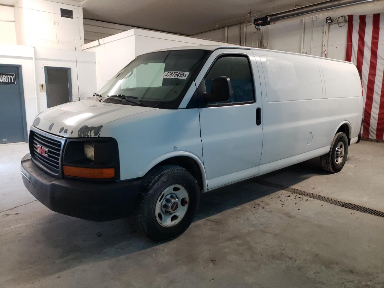2011 GMC Savana - Image 1