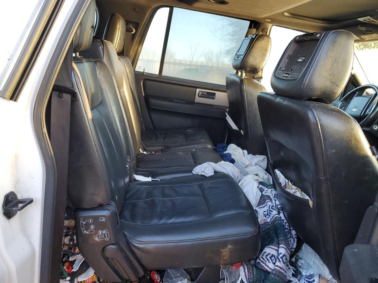 2011 Ford Expedition - Image 12