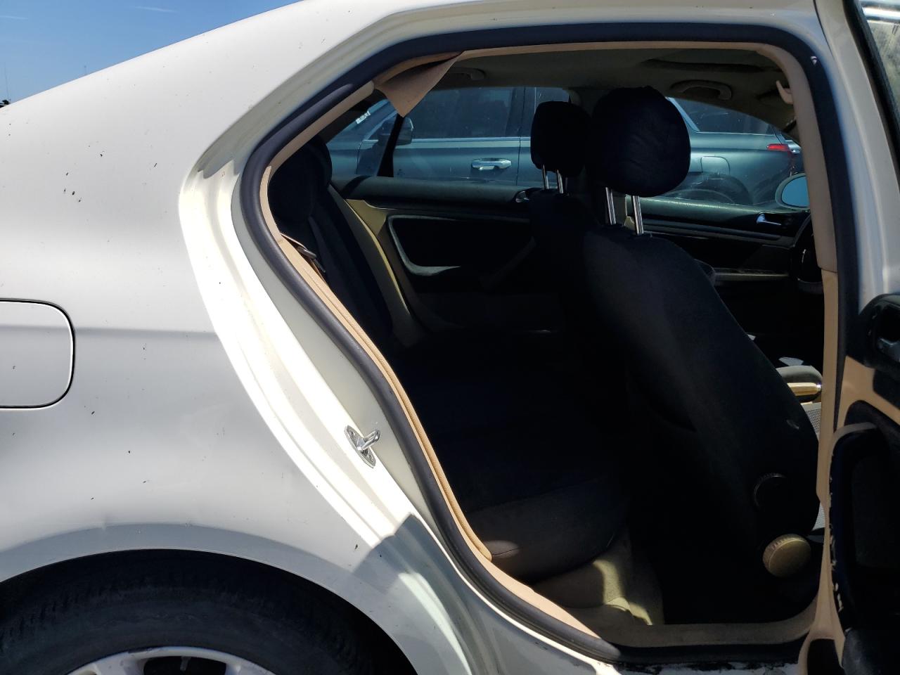 2007 Volkswagen Jetta - Image 10
