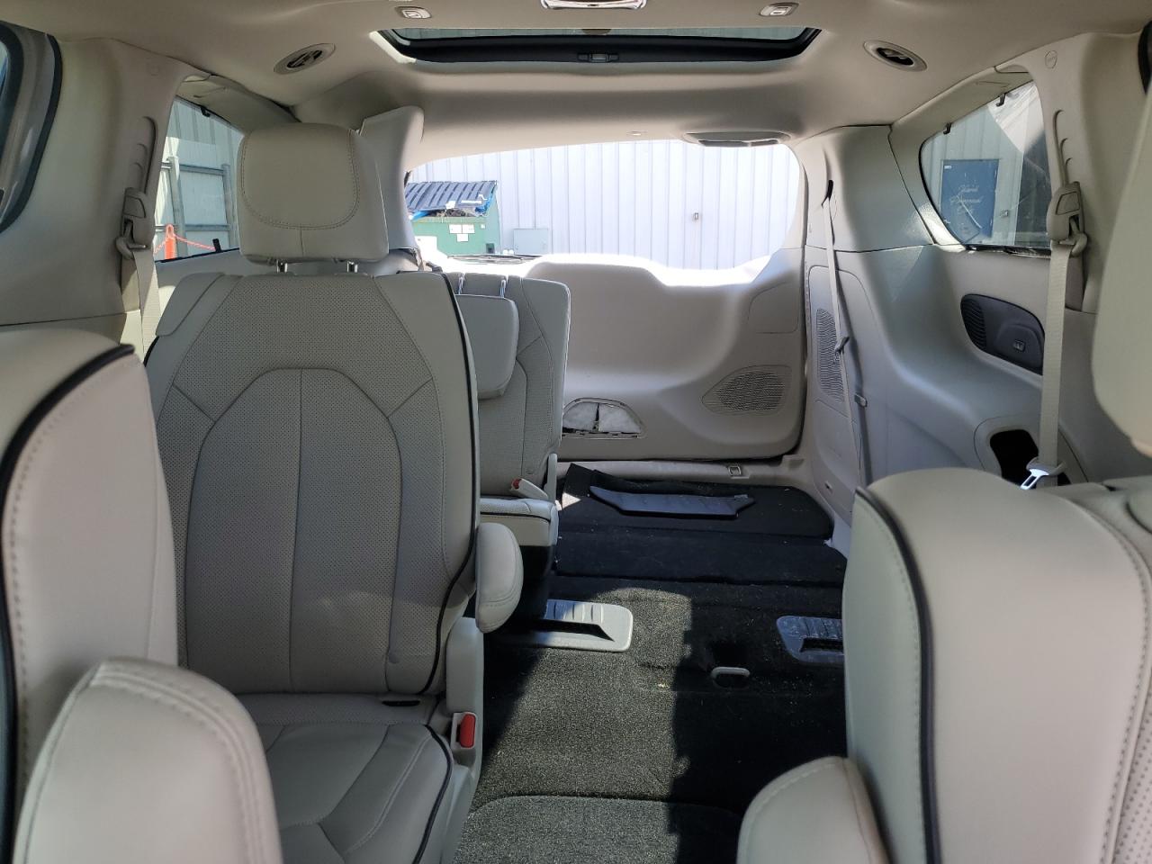2021 Chrysler Pacifica - Image 10