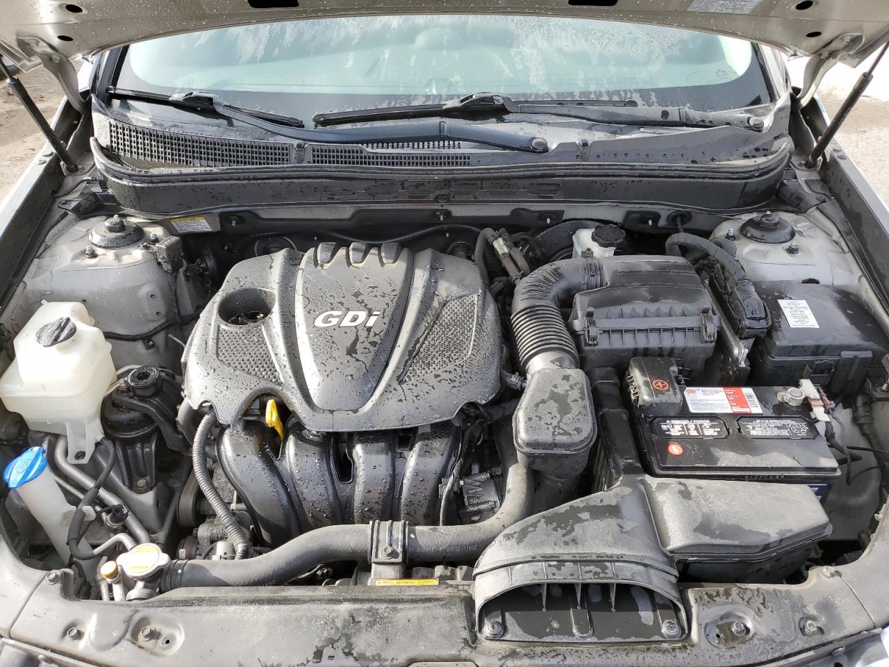 2011 Hyundai Sonata - Image 11