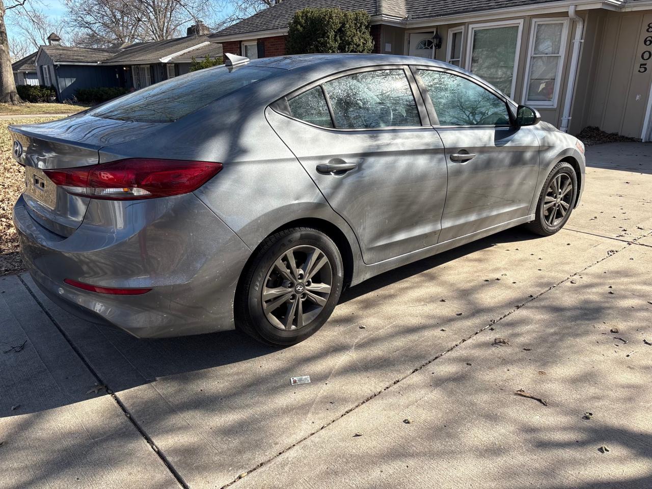 2018 Hyundai Elantra - Image 4
