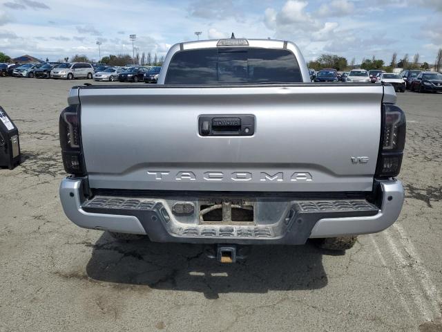  TOYOTA TACOMA 2018 Серебристый