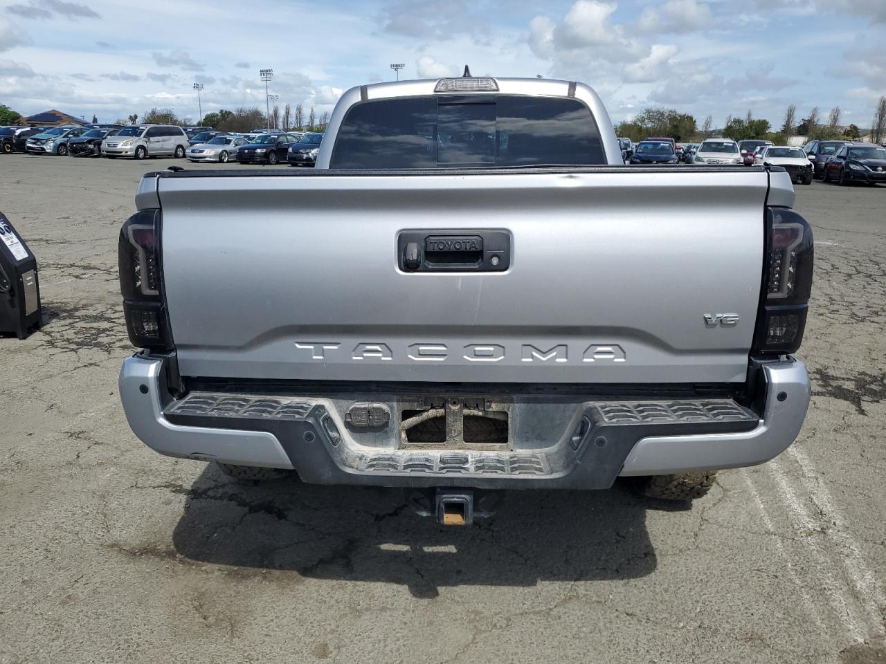 2018 Toyota Tacoma Double Cab VIN: 3TMDZ5BN8JM037972 Lot: 50272955
