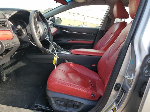  TOYOTA CAMRY 2018 Srebrny