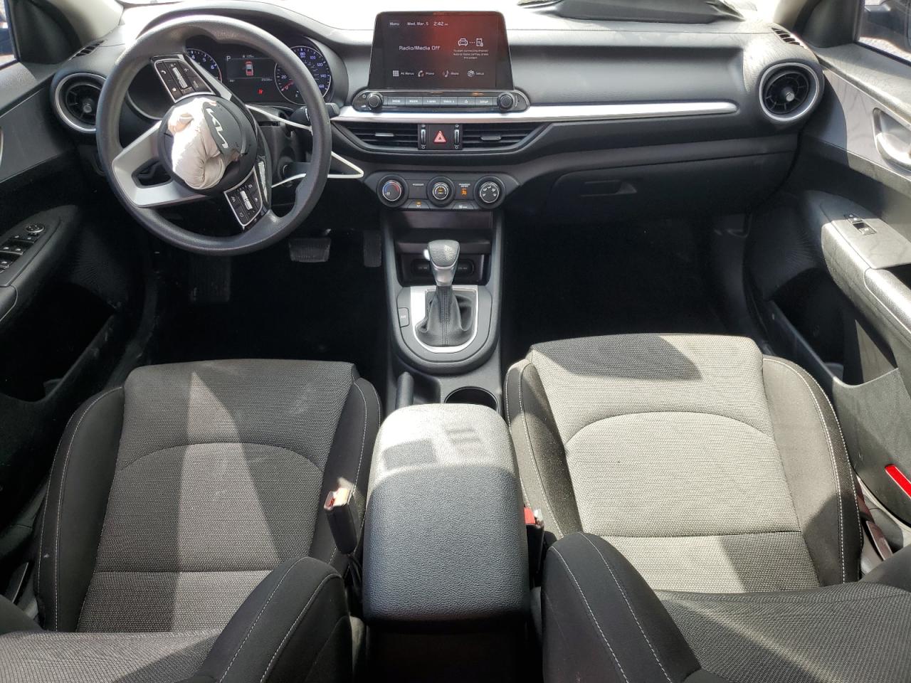 2022 Kia Forte - Image 8