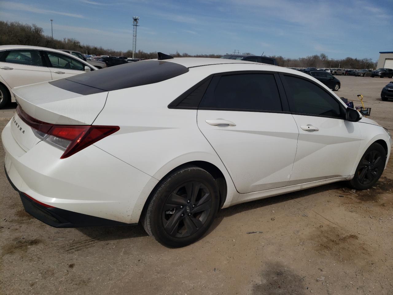 2021 Hyundai Elantra - Image 3