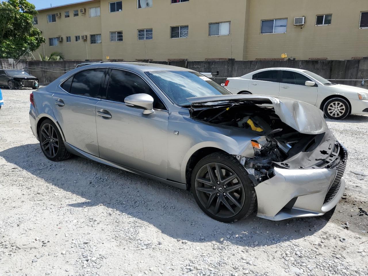 2016 Lexus IS - Image 4