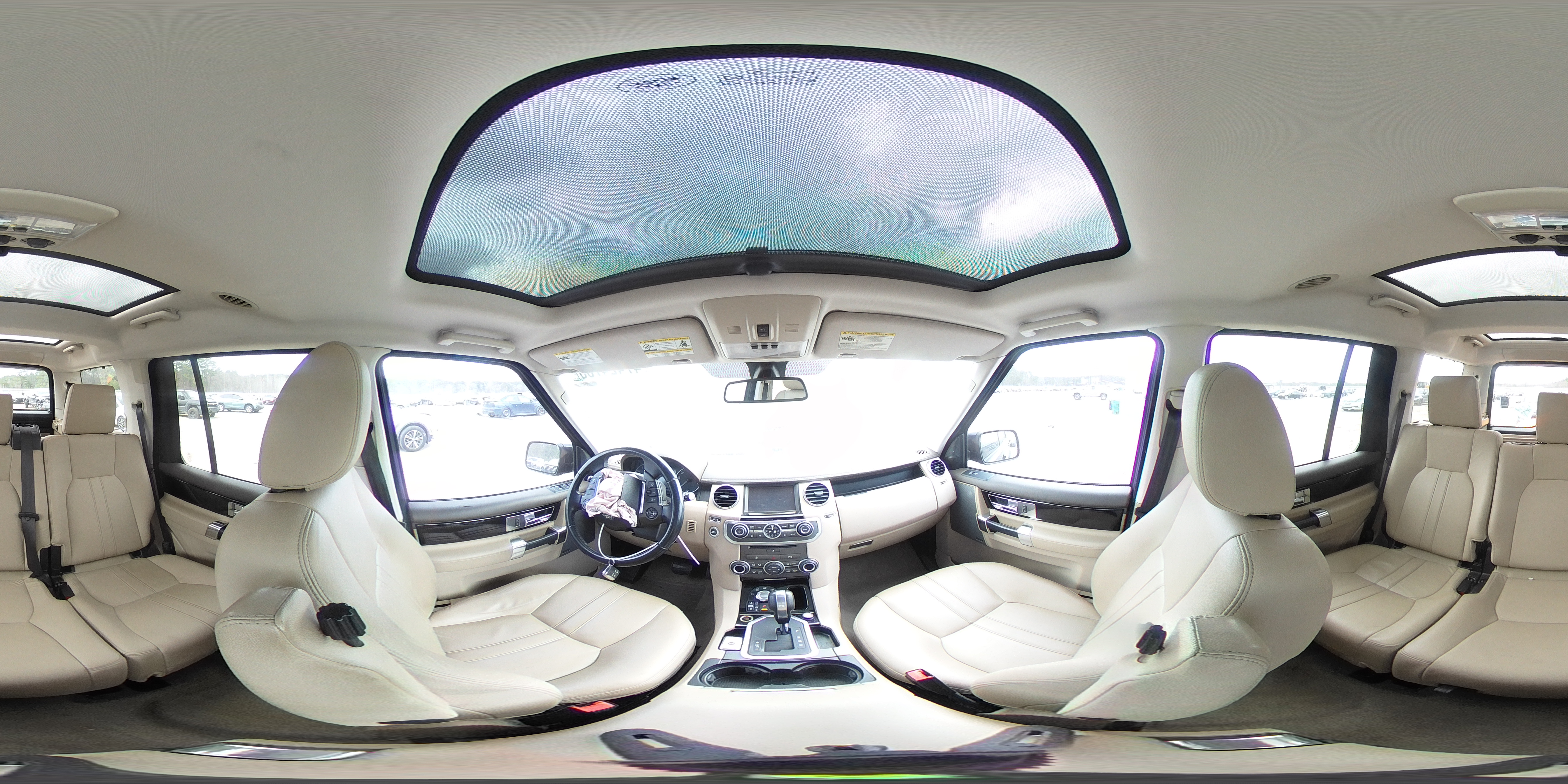 2012 Land Rover LR4 - Image 14