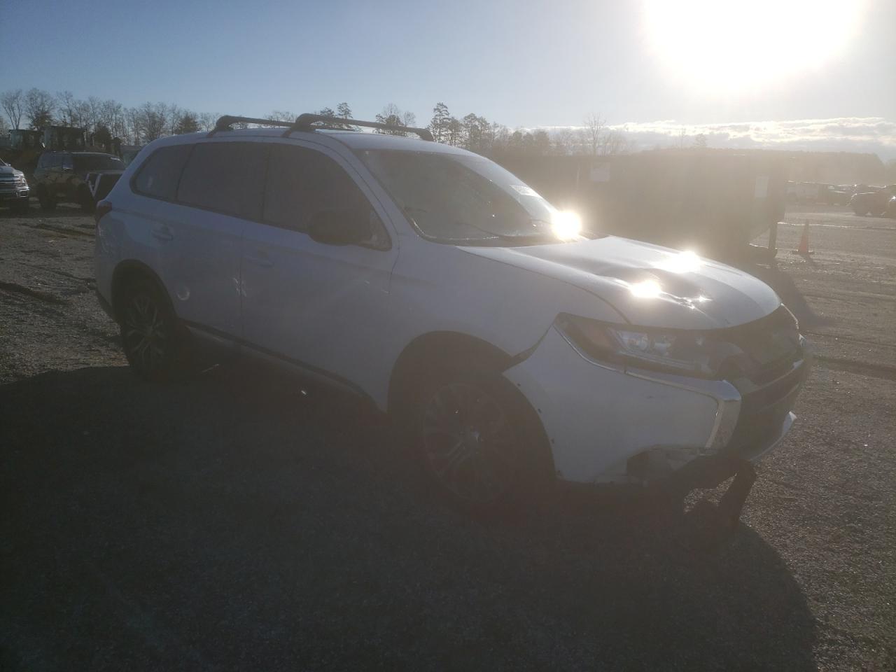 2017 Mitsubishi Outlander - Image 4