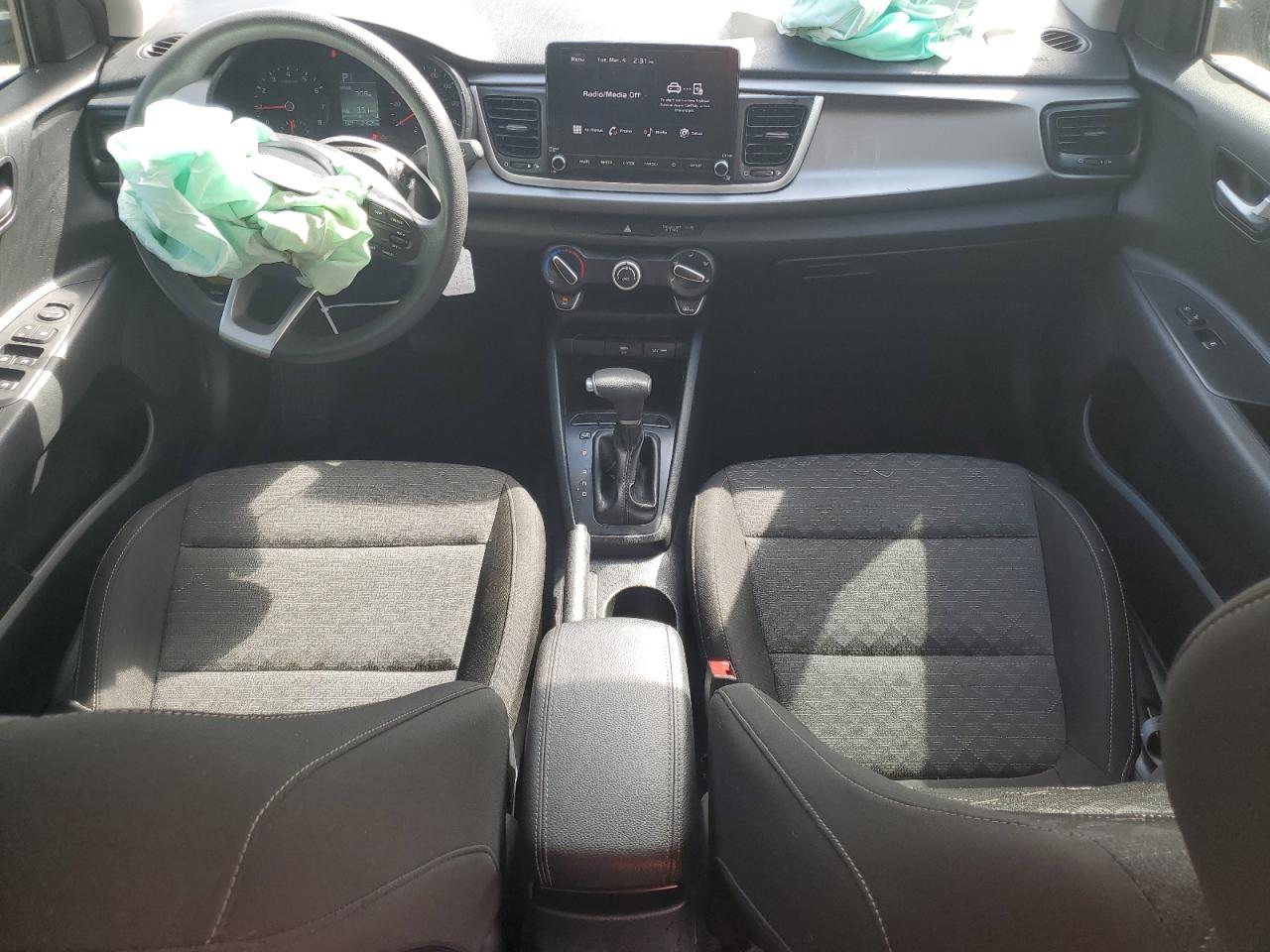 2023 Kia Rio - Image 8