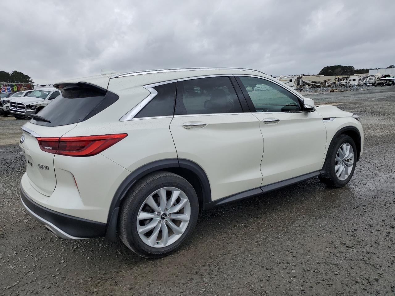 2019 Infiniti QX50 - Image 3