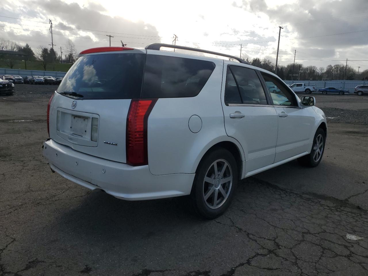 2004 Cadillac SRX - Image 3