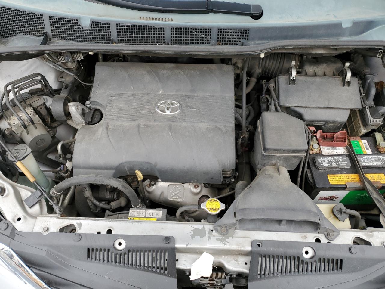 2013 Toyota Sienna - Image 11