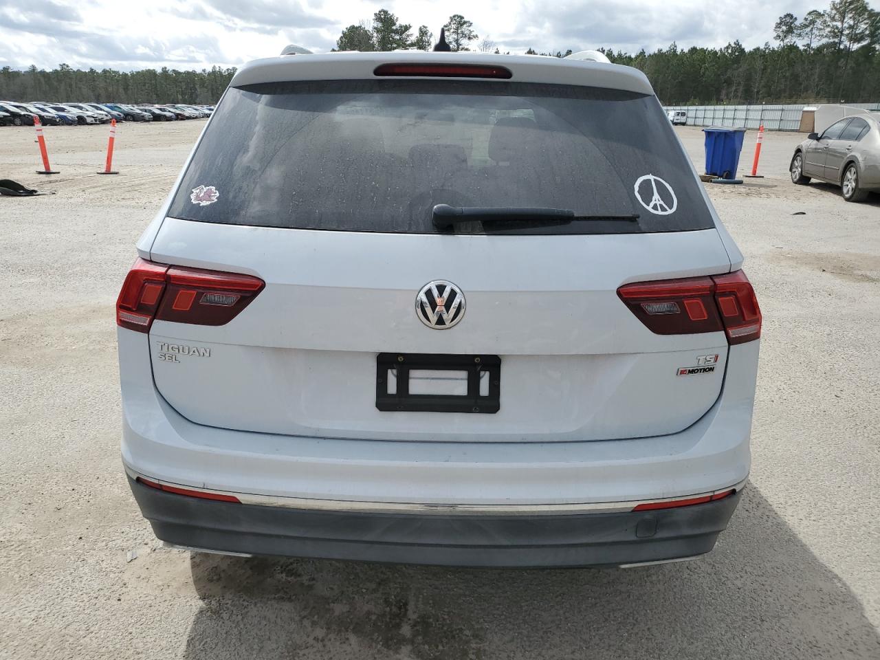 2018 Volkswagen Tiguan - Image 6