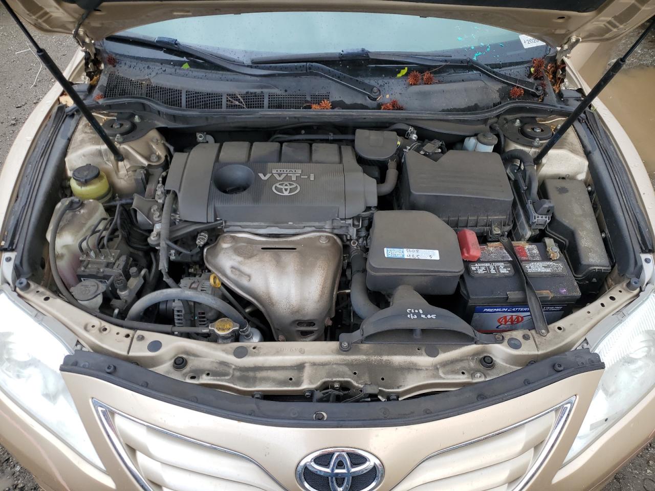 2010 Toyota Camry - Image 11