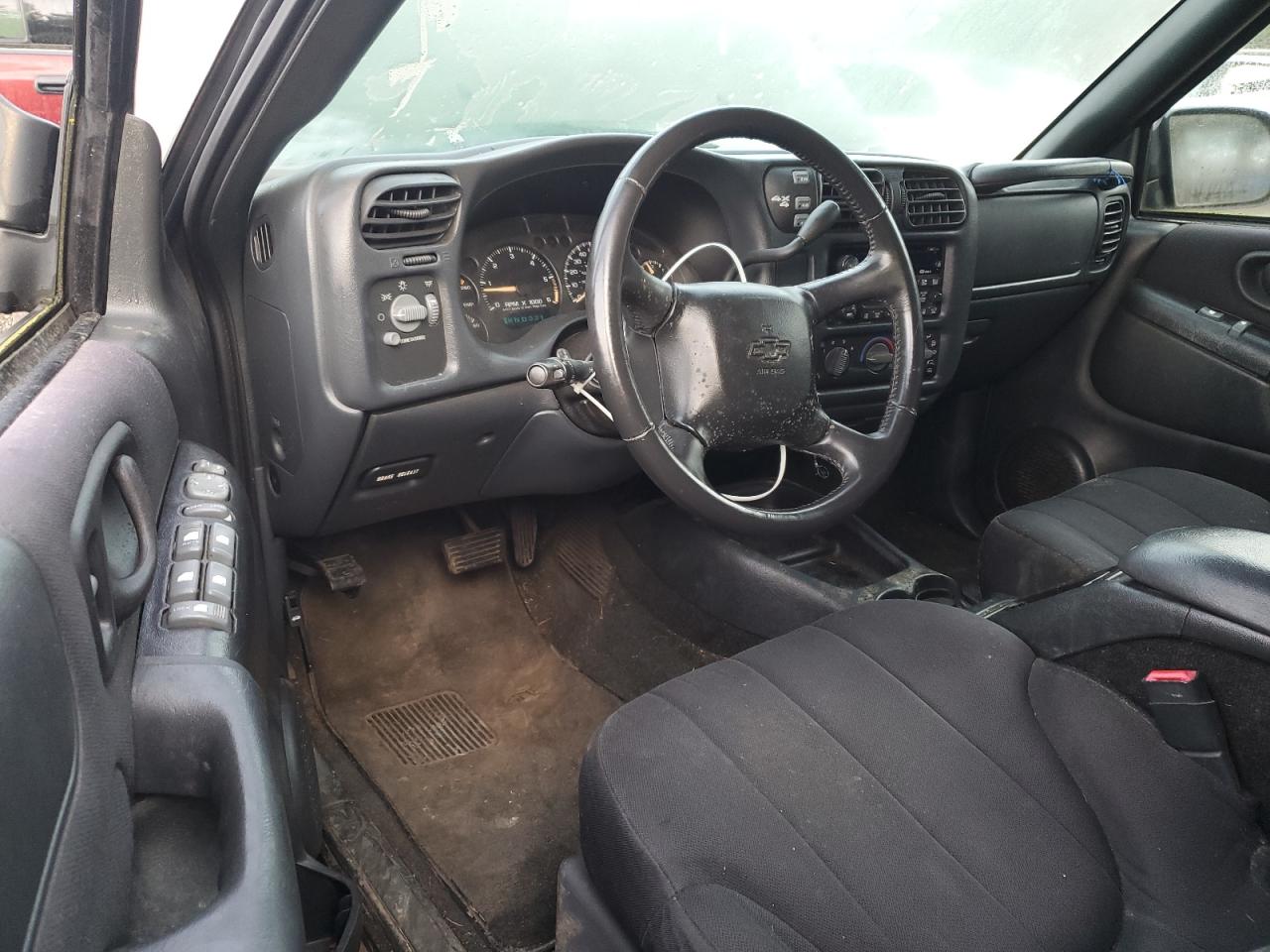 2003 Chevrolet S-10 Pickup - Image 8
