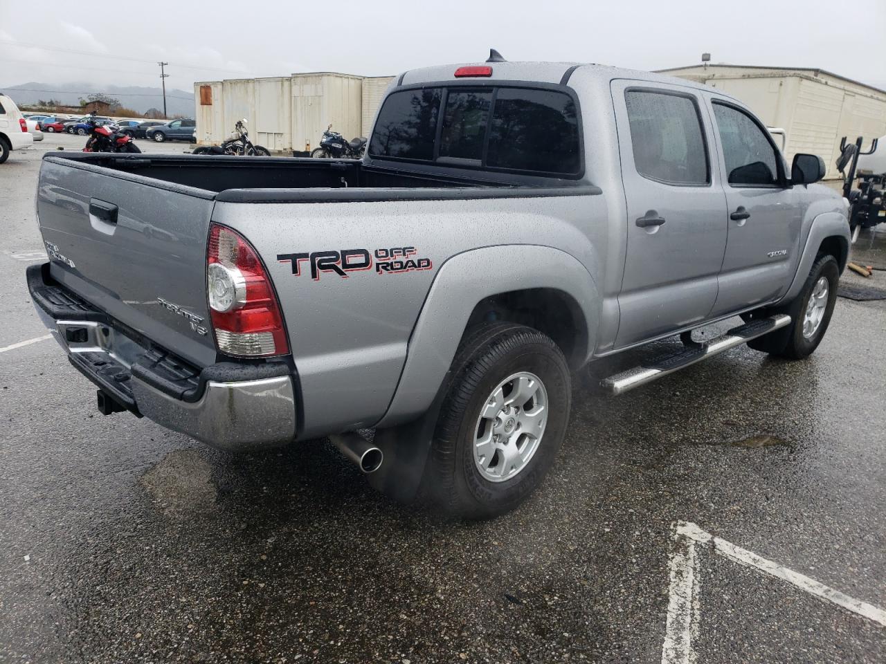 2015 Toyota Tacoma - Image 3
