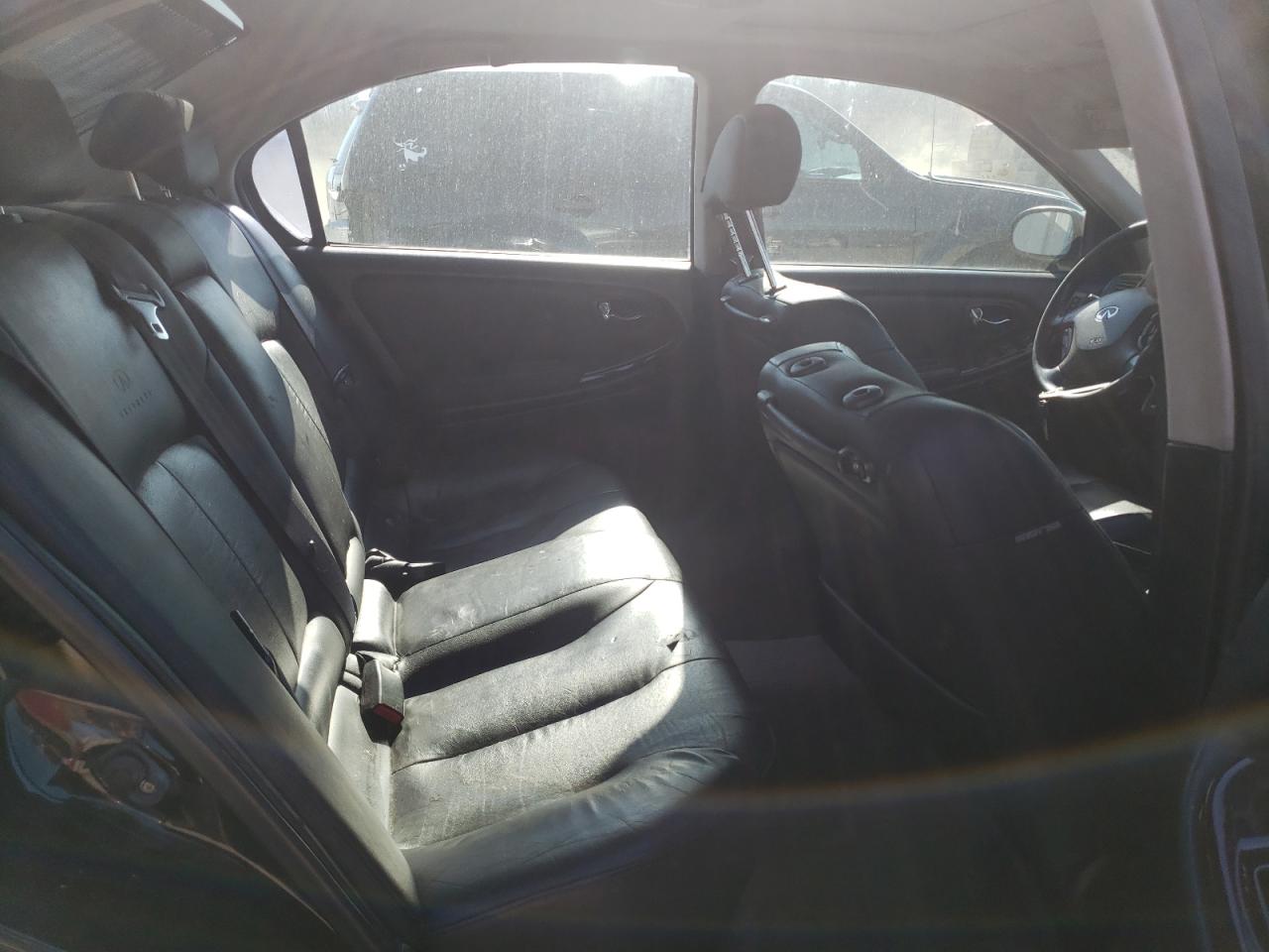 2001 Infiniti I - Image 10