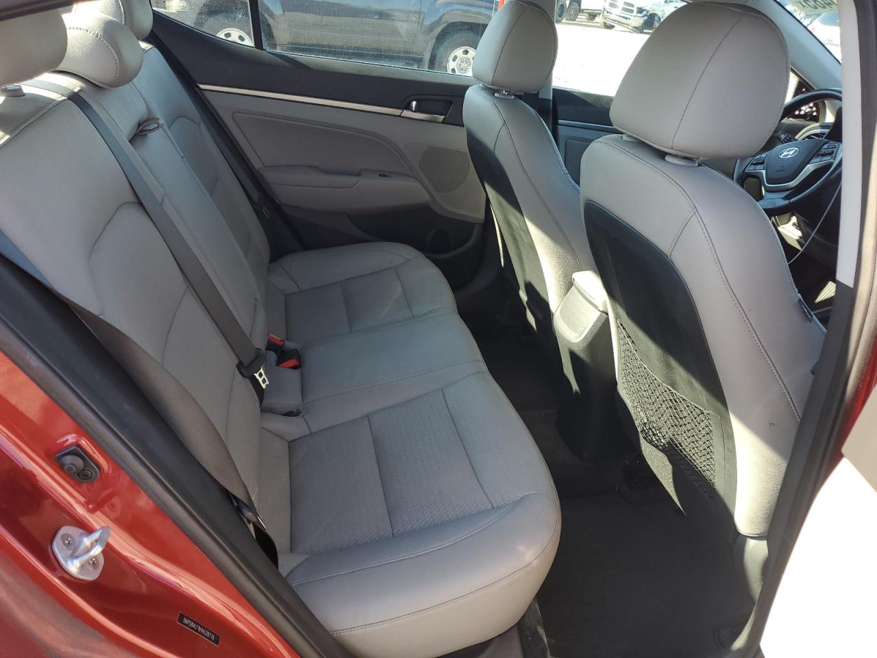 2017 Hyundai Elantra - Image 10