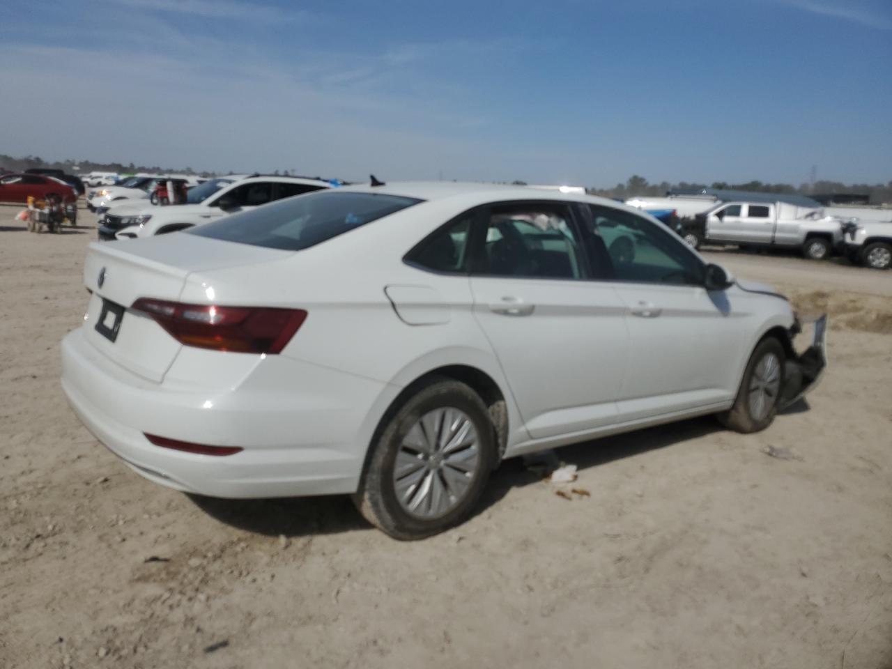 2019 Volkswagen Jetta - Image 3