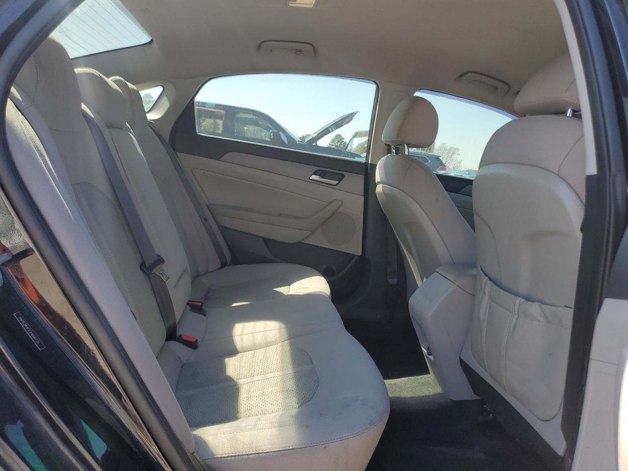 2018 Hyundai Sonata - Image 11