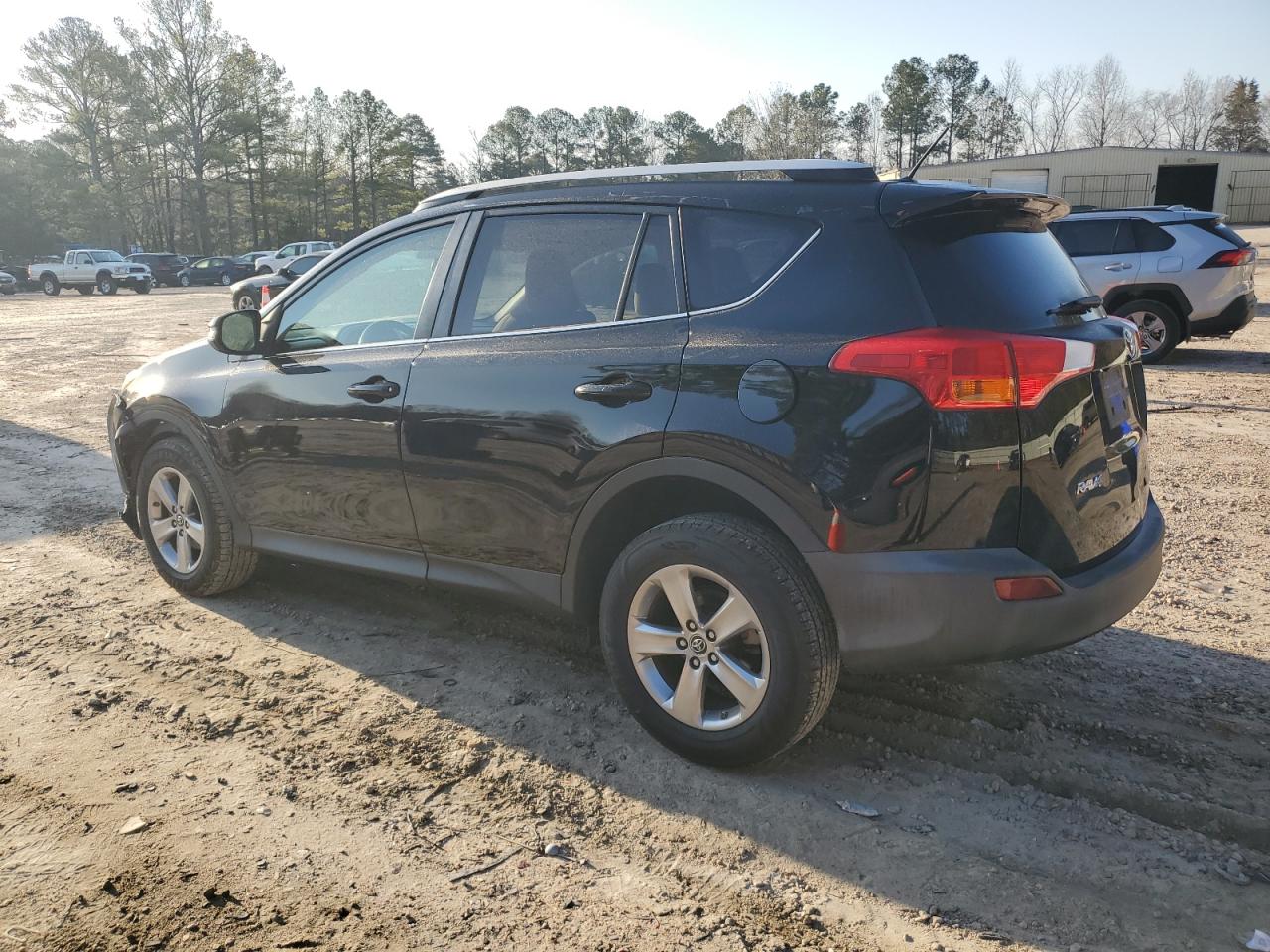 2015 Toyota RAV 4 - Image 2
