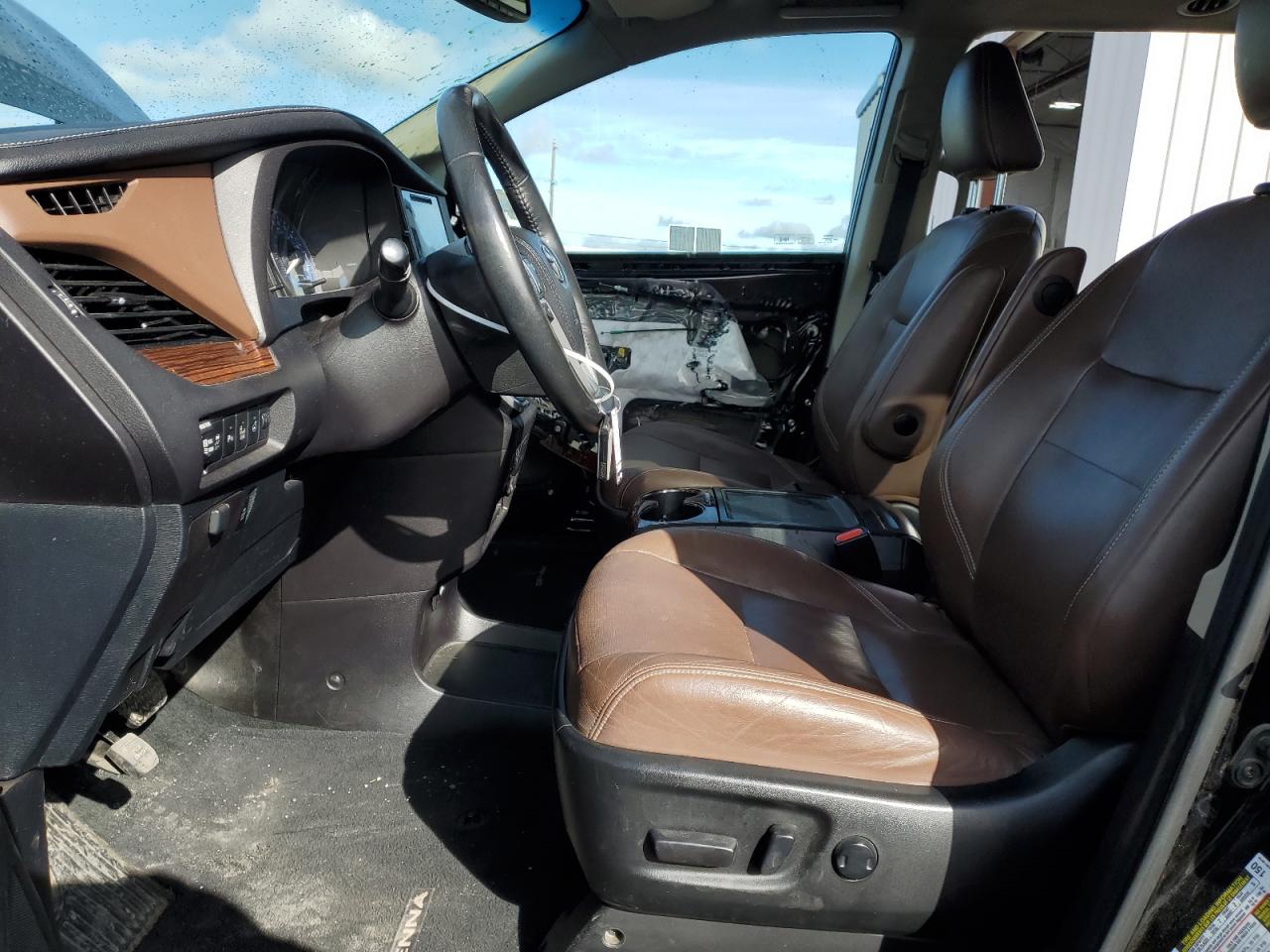 2015 Toyota Sienna - Image 7